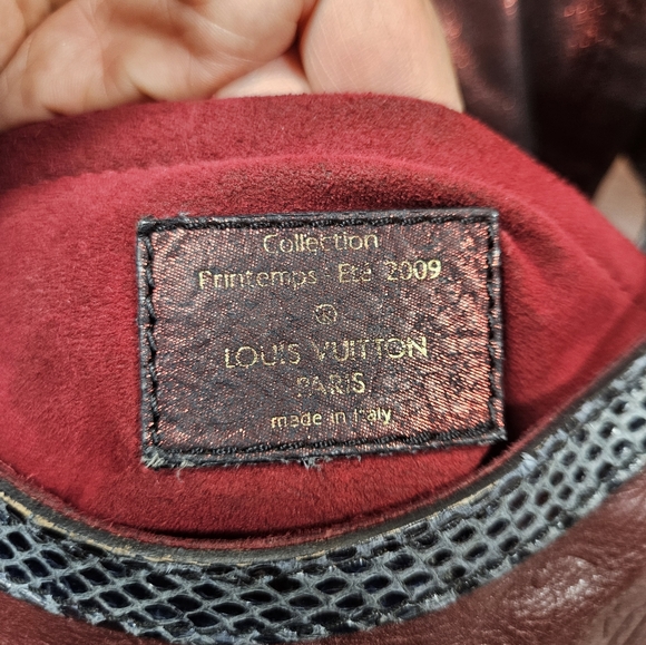 Auth LOUIS VUITTON SNAKESKIN TRIMMED MONOGRAM KALAHARI PM Bag Limited $4800 - Picture 10 of 12